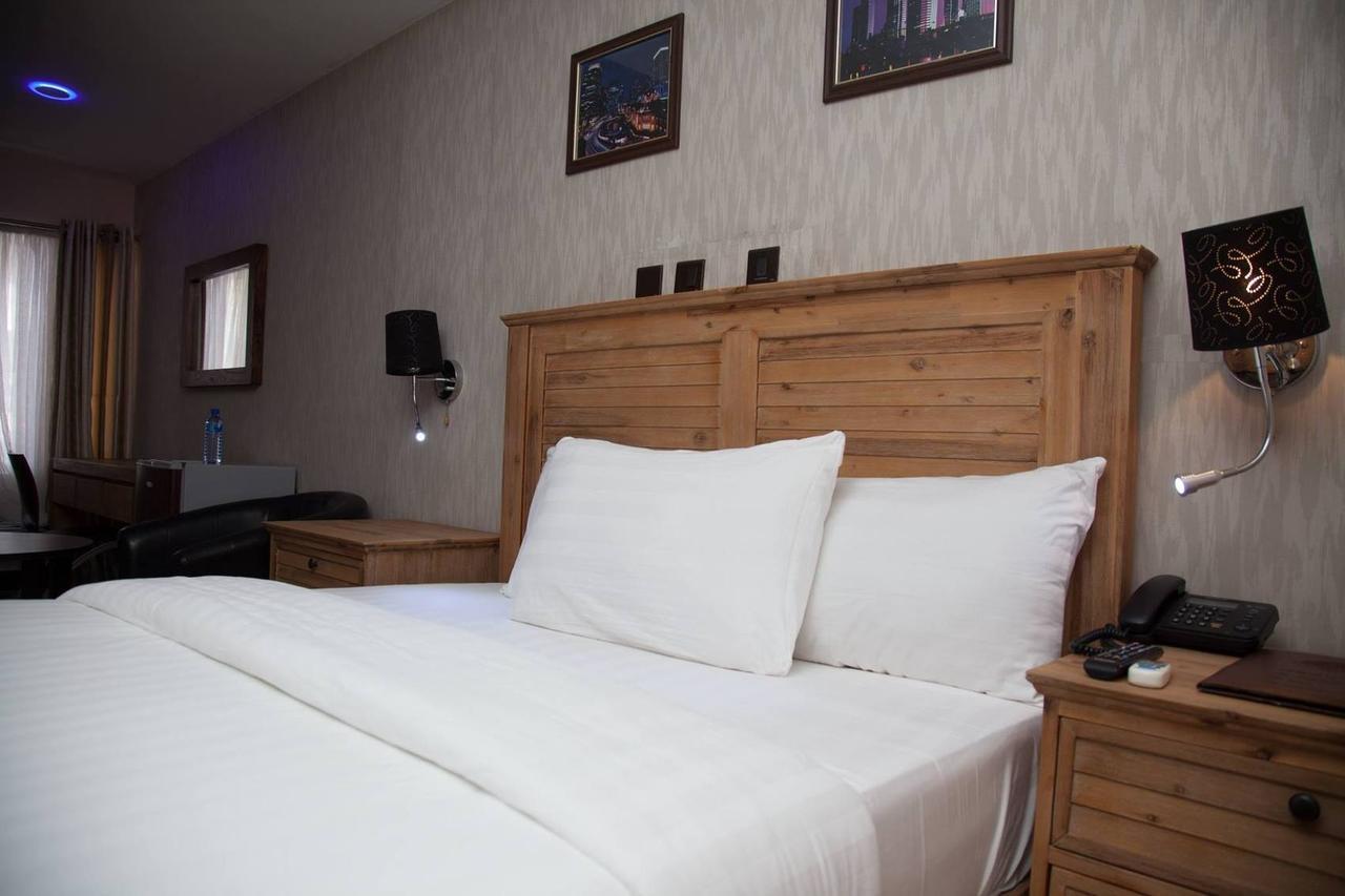 Villa Toscana Hotel And Suits Lagos Esterno foto
