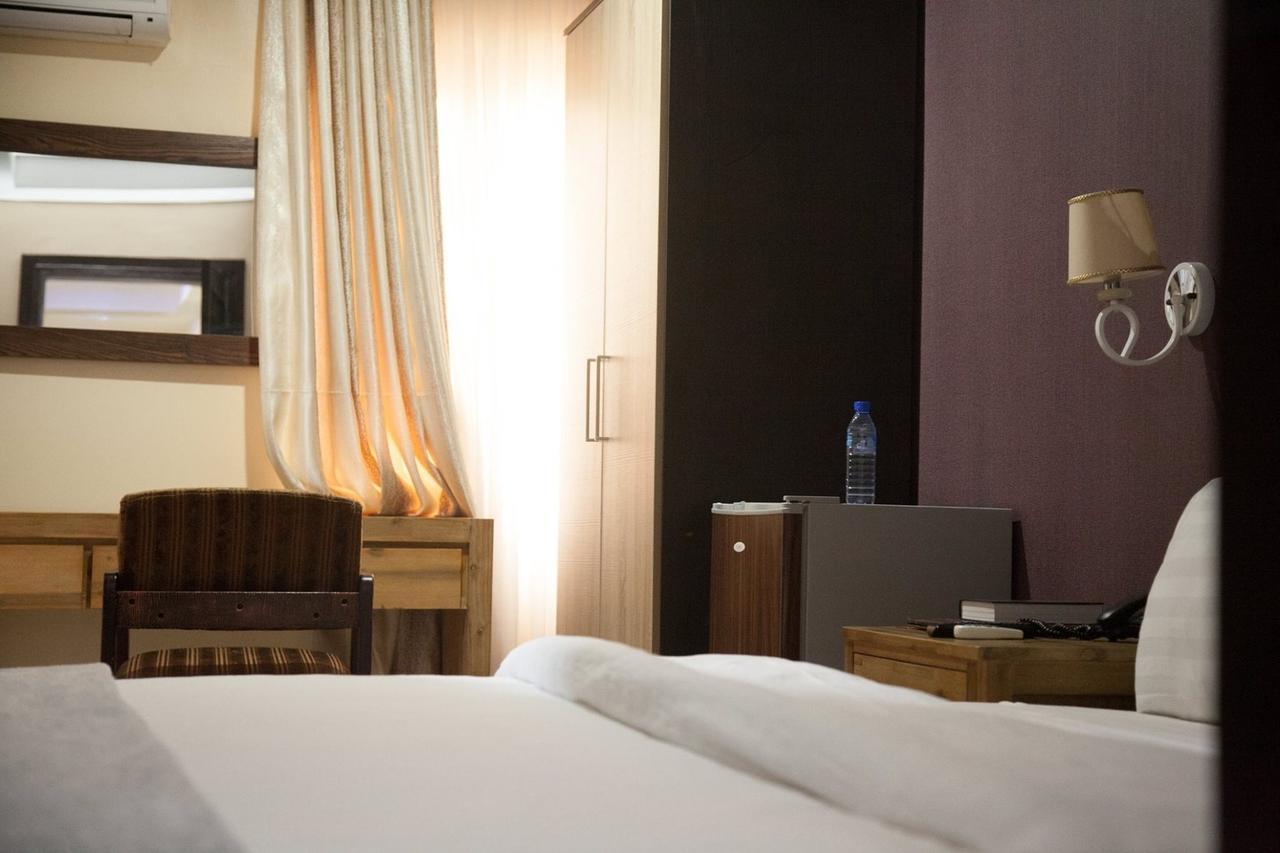 Villa Toscana Hotel And Suits Lagos Esterno foto